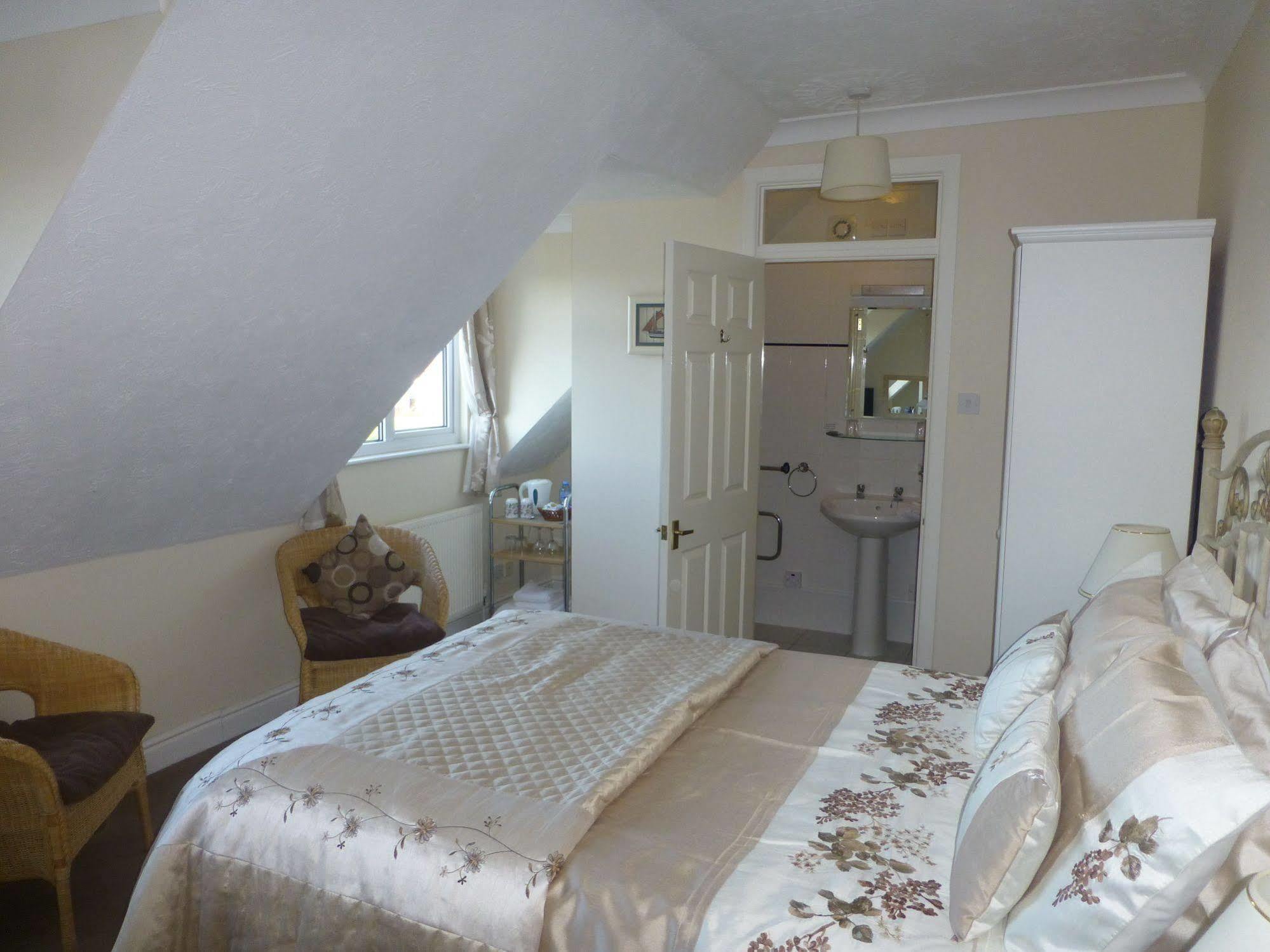 Beech Lodge Guest House New Milton Luaran gambar